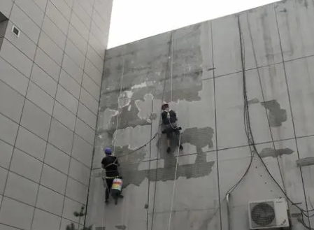 双鸭山市楼顶漏水维修公司分享下双鸭山市外墙防水的注意事项